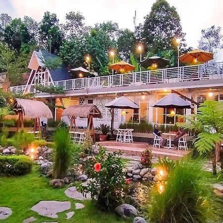 בניוואנגי Andung Andung Villa And Resto מראה חיצוני תמונה