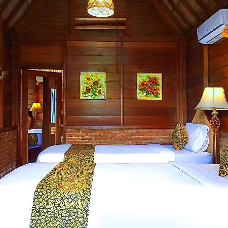 בניוואנגי Andung Andung Villa And Resto מראה חיצוני תמונה