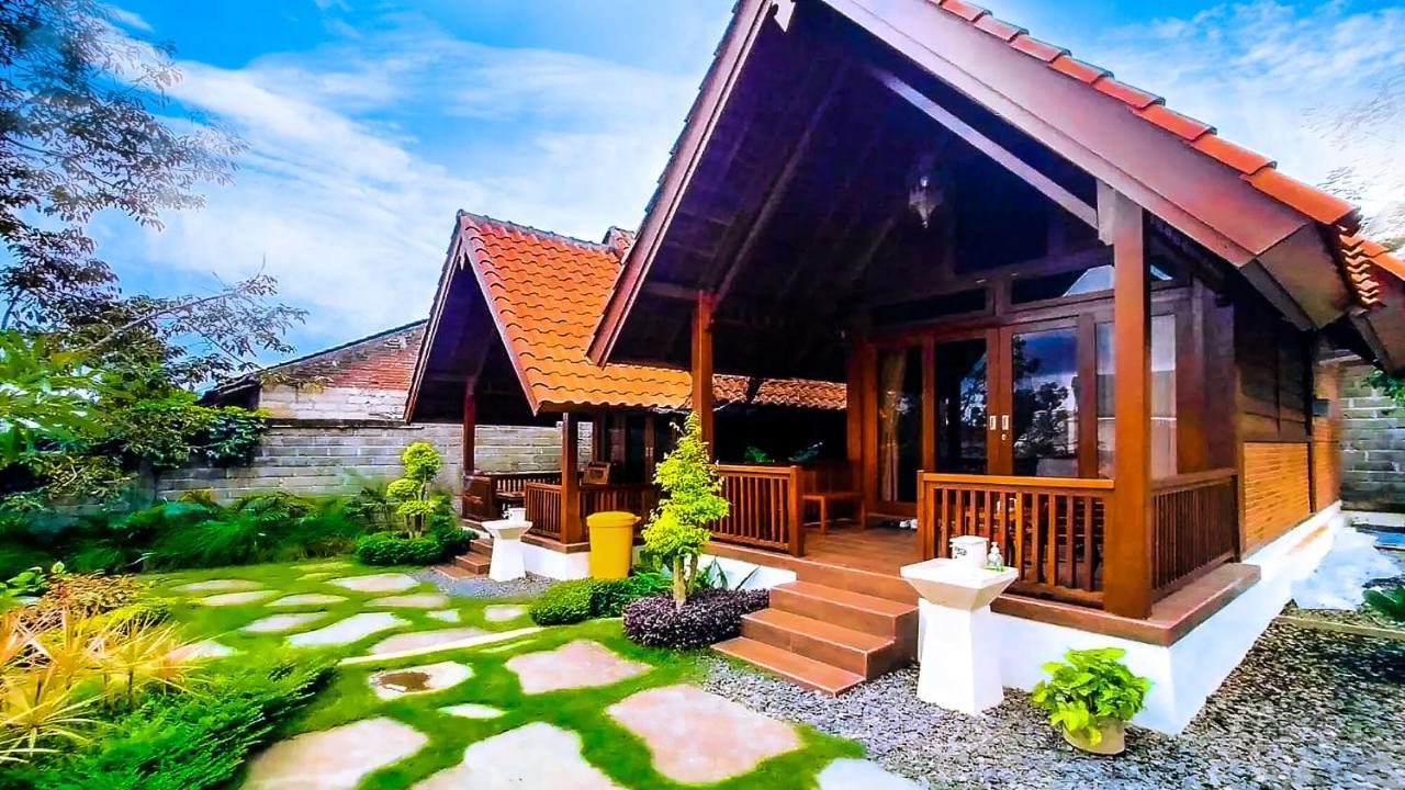 בניוואנגי Andung Andung Villa And Resto מראה חיצוני תמונה