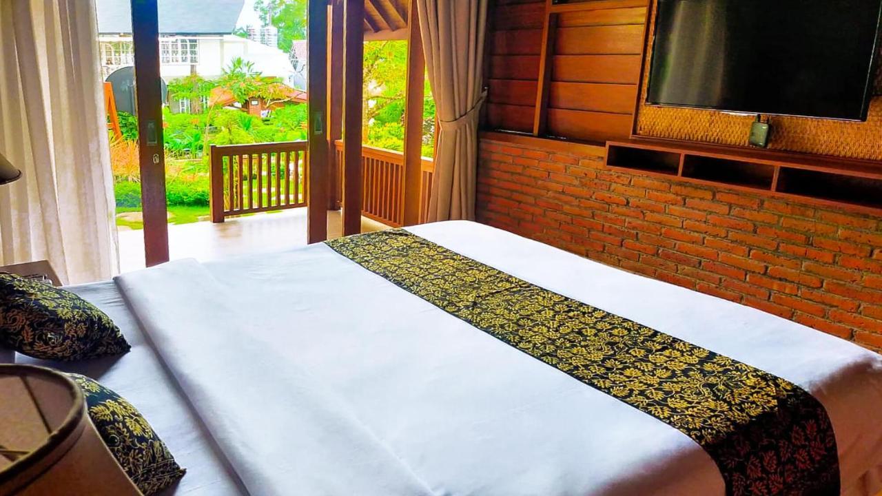 בניוואנגי Andung Andung Villa And Resto מראה חיצוני תמונה